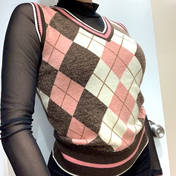 Vintage Sweaters - ✨Vintage Pink & Tan Argyle Sweater Vest✨